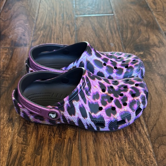 CROCS Purple and Black leopard, size J6 - Picture 3 of 9